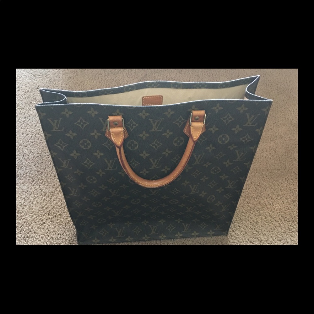 Louis Vuitton Sac Plat